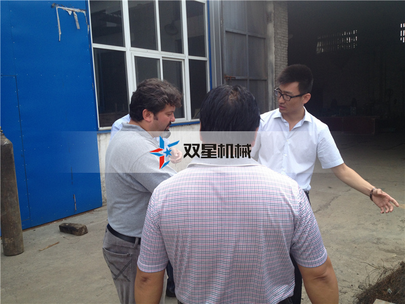國外客戶參觀廢金屬污软件破解版永久免费版