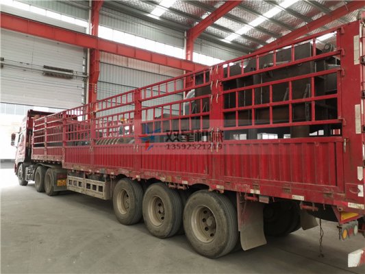 斷橋鋁破碎機設備1300型發貨現場